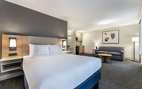 Days Inn & Suites By Wyndham Thunder Bay